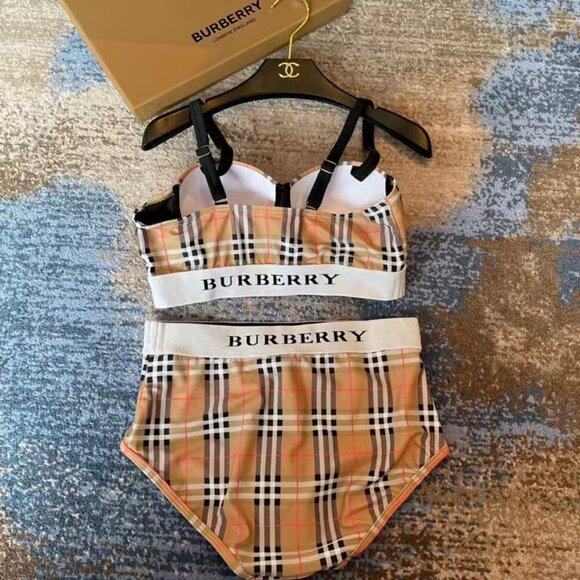 😘😘Women's Burberry Swimsuit。👙 - Picture 6 of 8
